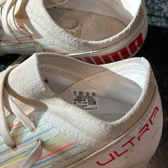 Puma Kids Cleats - Picture 5 of 6